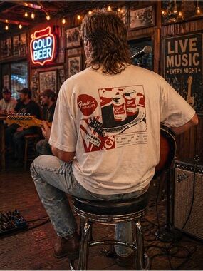 🎸🍺 Fender x Miller High Life Graphic Tee XL Vintage Style Band Beer Shirt NWOT